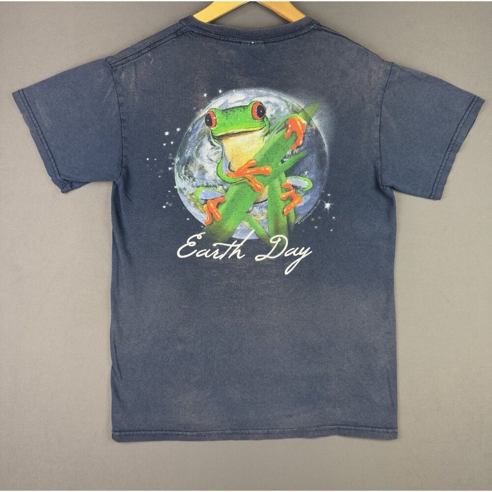 Vintage Y2K Earth Day Frog Art Graphic Tee Faded Blue Shirt Small Nature Animal